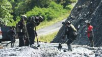 Pangdam IM Apresiasi Satgas Pamtas RI-PNG Yonif 112/DJ Bantu bersihkan material longsor di Puncak Jaya