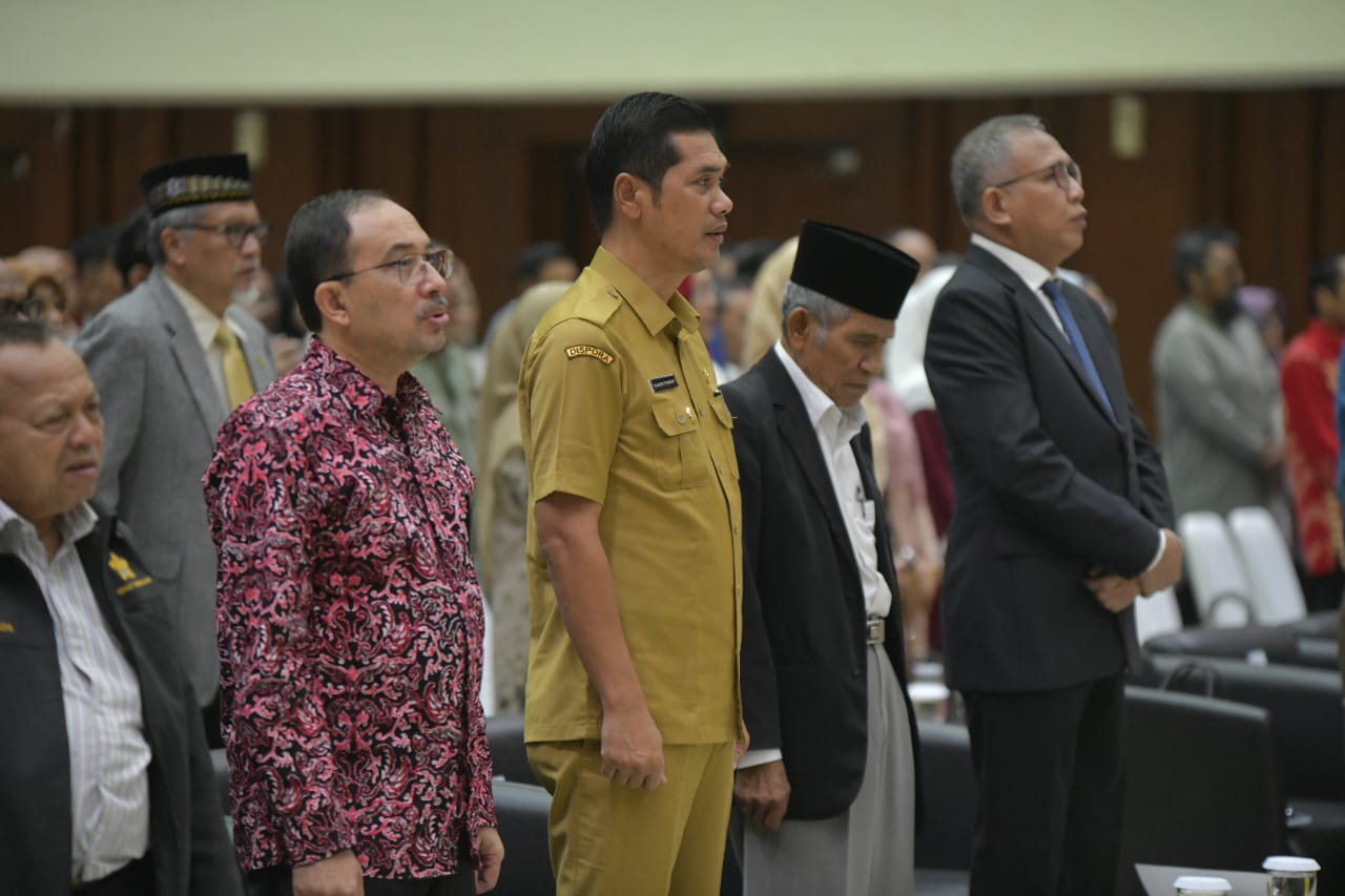 Plt Sekda Aceh Hadiri Pengukuhan 5 Profesor Baru USK