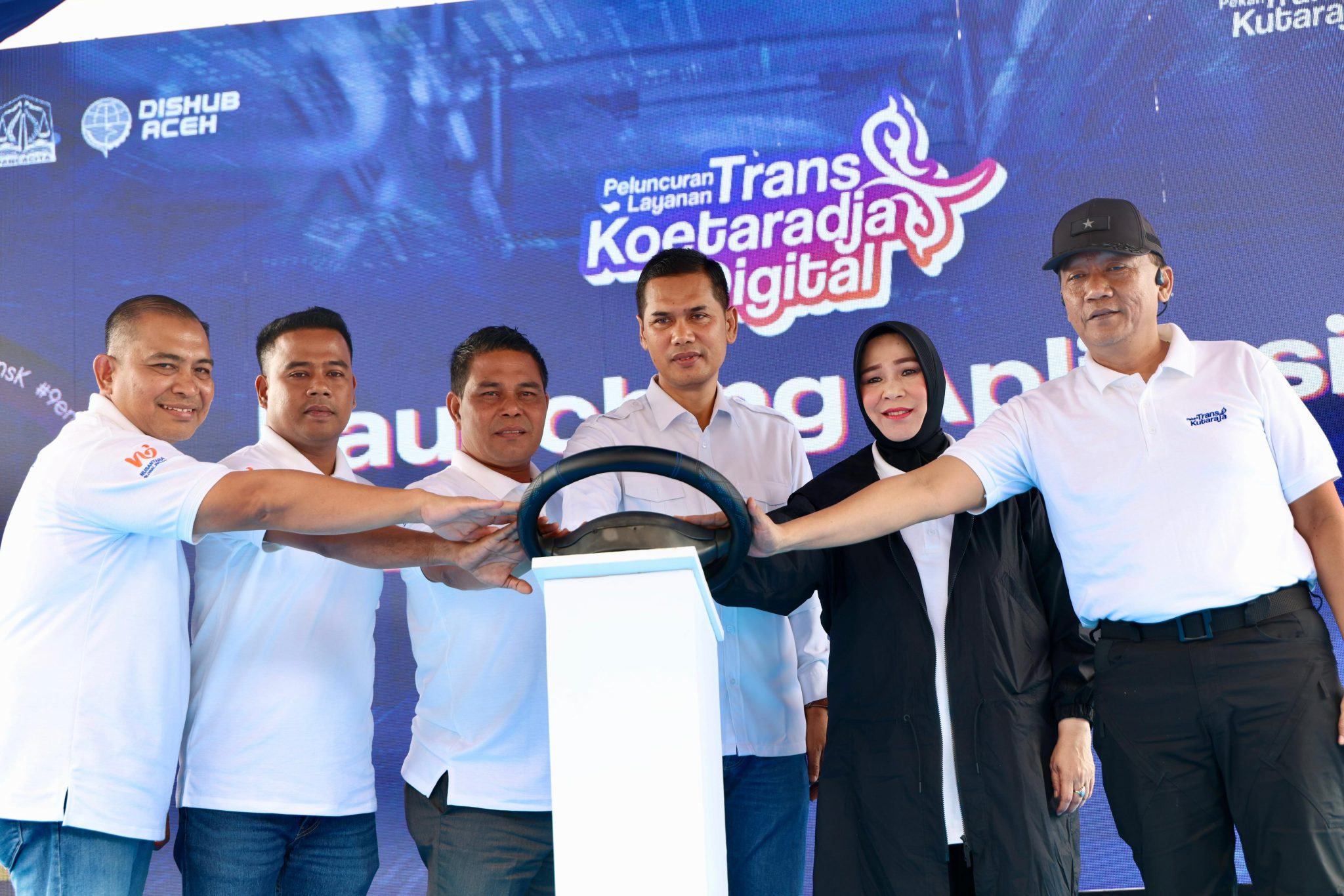 Wagub Fadhlullah Luncurkan Aplikasi Digital Trans Koetaradja, Permudah Warga Pantau Bus Secara Real-Time
