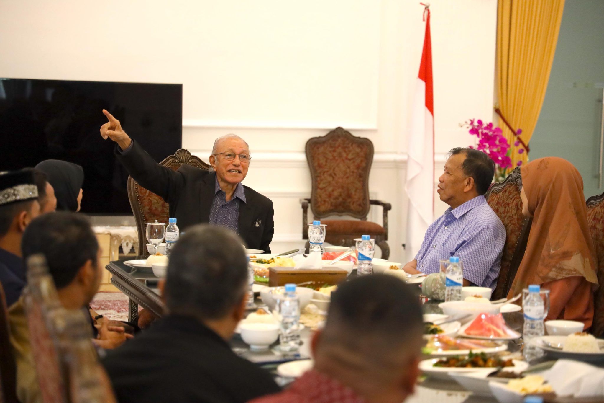 Wali Nanggroe Terima Kunjungan Hamid Awaluddin, Silaturahmi dan Bahas Rencana Penambahan Batalyon di Aceh