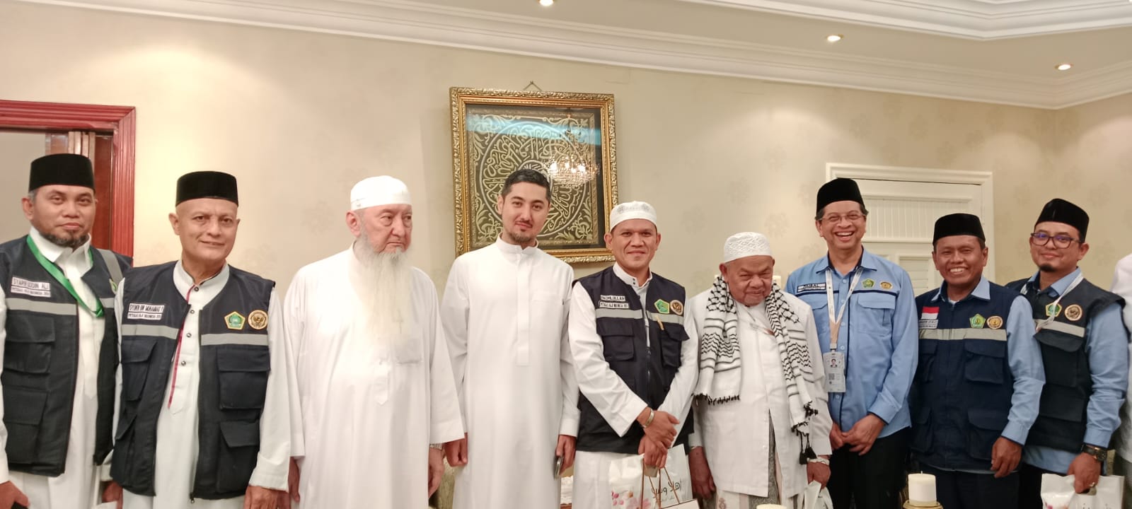 Wakil Gubernur Aceh Fadhlullah dijamu makan malam di Kediaman Syaikh Balthu di Kota Mekah