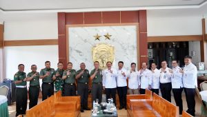 Kasdam IM Terima Audiensi Tim Kemenko Kumham Imipas di Balee Sanggamara Makodam IM