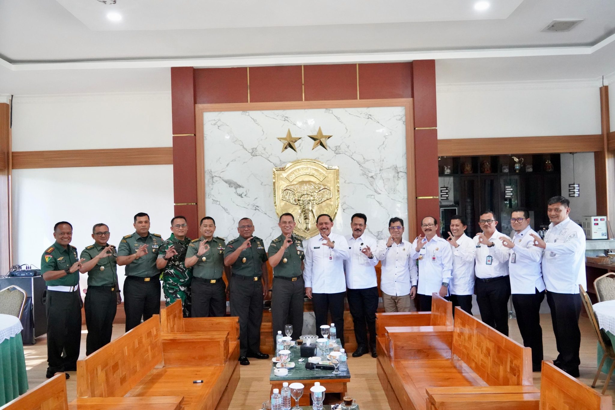 Kasdam IM Terima Audiensi Tim Kemenko Kumham Imipas di Balee Sanggamara Makodam IM