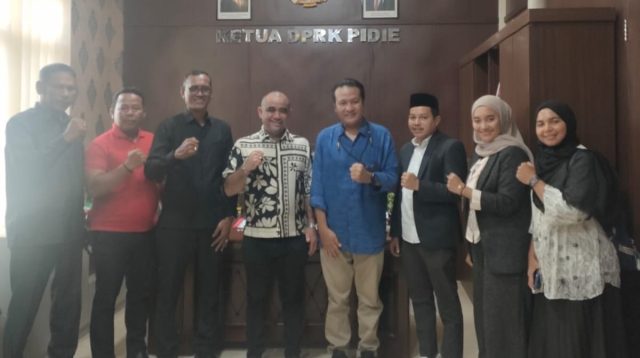 PW IWO Aceh Bersama PD IWO Pidei Lakukan Audiensi Dengan Ketua DPRK, Ini Harapan Ketua IWO Aceh