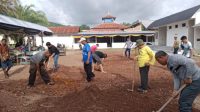 Memperingati Maulid Nabi Muhammad SAW, Warga Leu Ue Gotong Royong Massal