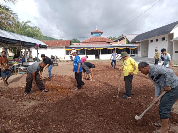 Memperingati Maulid Nabi Muhammad SAW, Warga Leu Ue Gotong Royong Massal