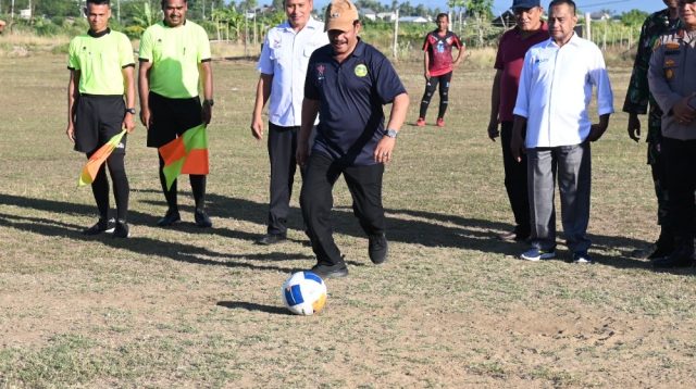 Wabup Syukri Buka Turnamen Sepakbola Eksekutif U-43