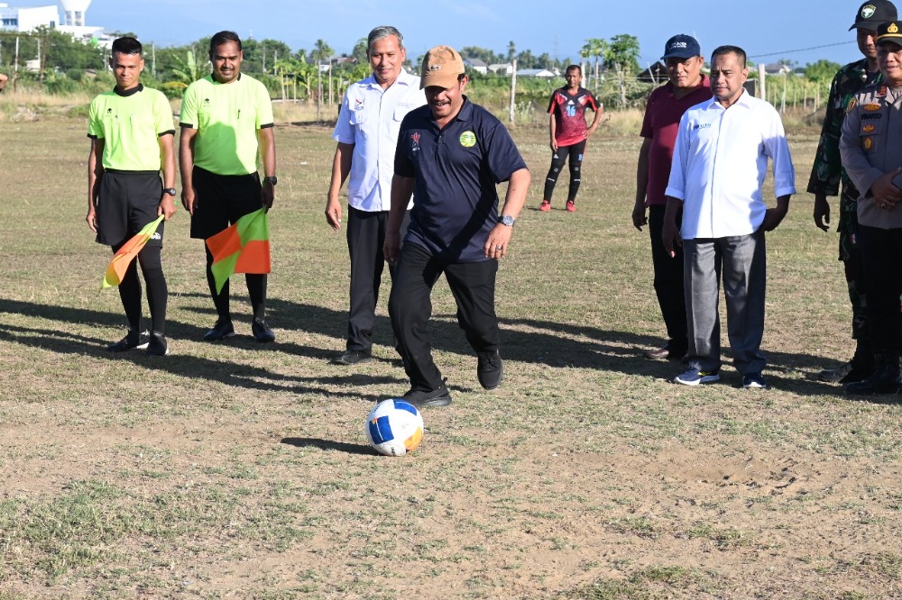Wabup Syukri Buka Turnamen Sepakbola Eksekutif U-43