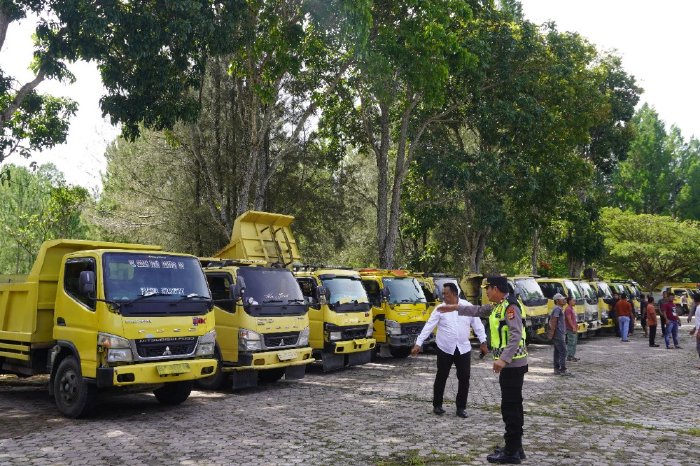 Asosiasi Dump Truck Unjuk Rasa, Berikut Tuntutan yang Mereka Sampaikan